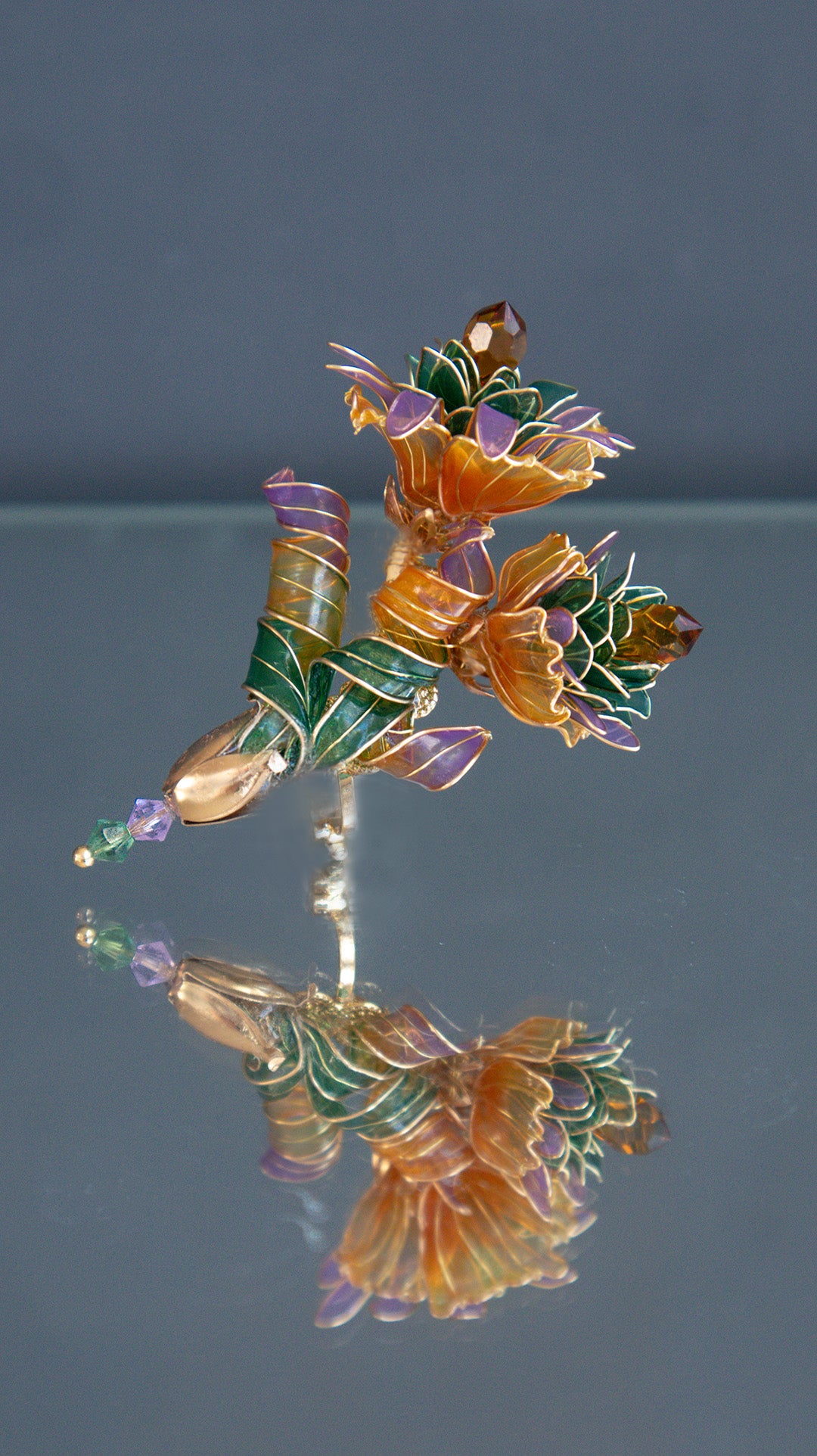 螺旋の花冠イヤークリップ（数量限定）オレンジ