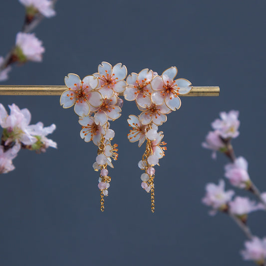咲き重ね桜耳飾り（季節限定）