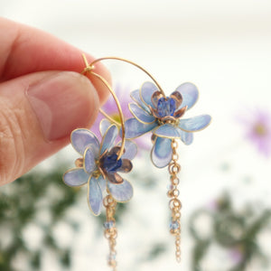 Flower earrings waiting for spring blue
