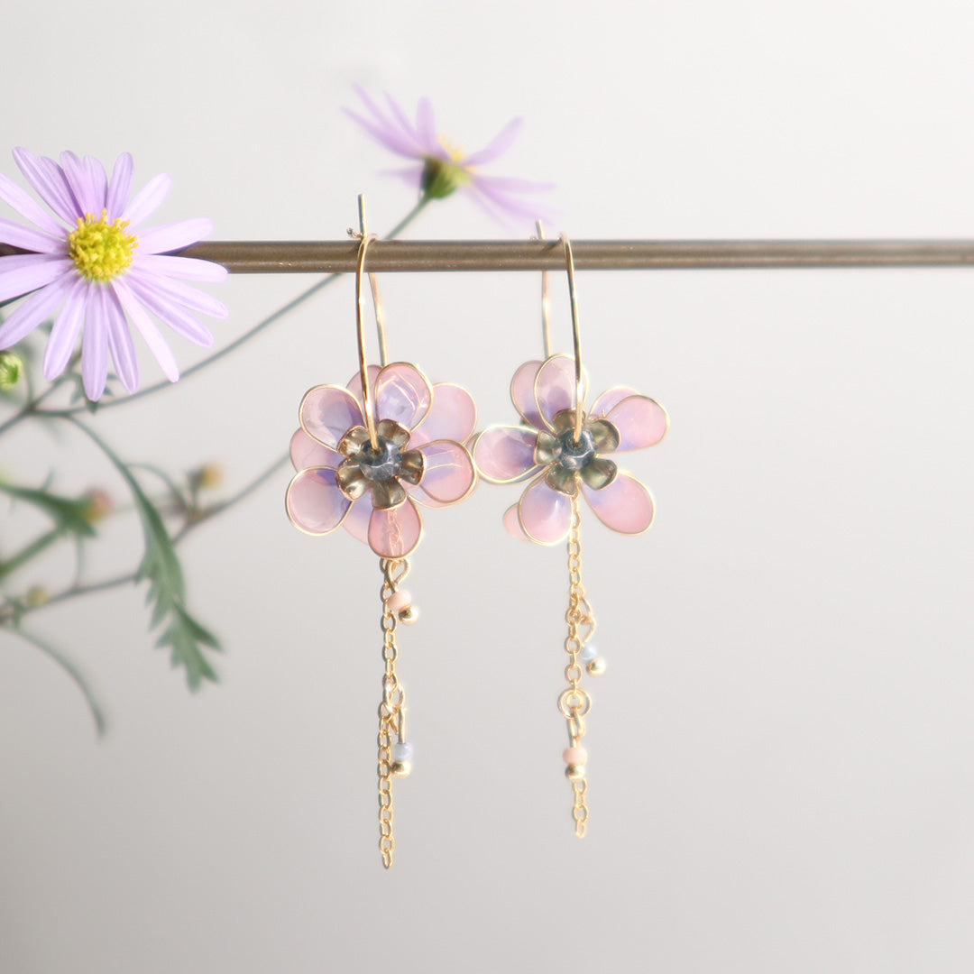 Flower earrings waiting for spring pink