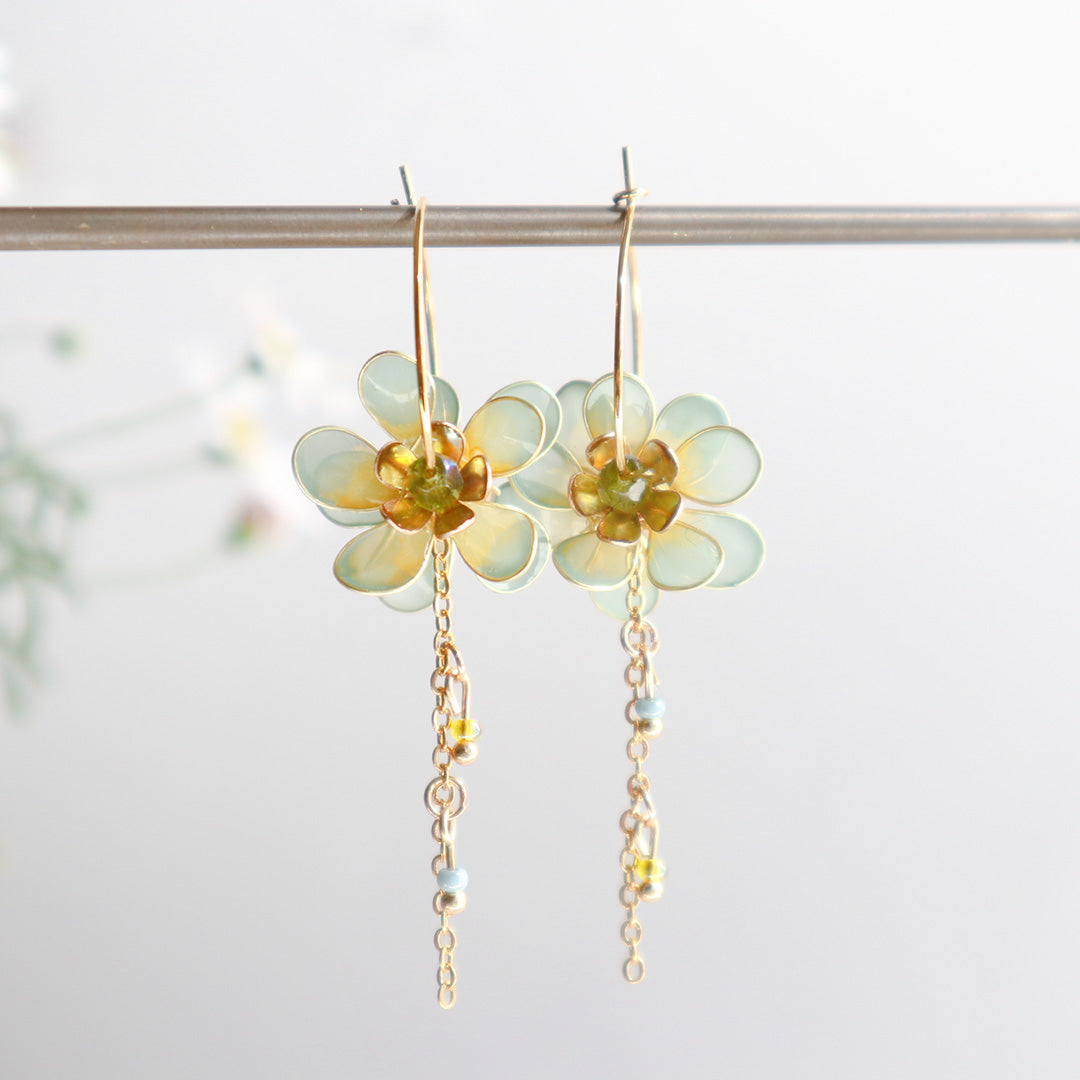 Flower earrings waiting for spring - yellow and green